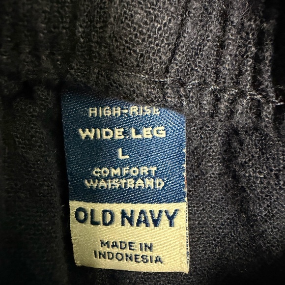 Bundle of THREE Old Navy Women's Wide Leg Pants - Black, White, and Navy - Picture 3 of 7